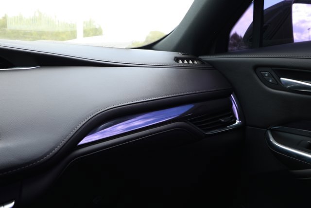 Used 2022 Cadillac XT4 Luxury w/ Cold Weather Package FWD image 25