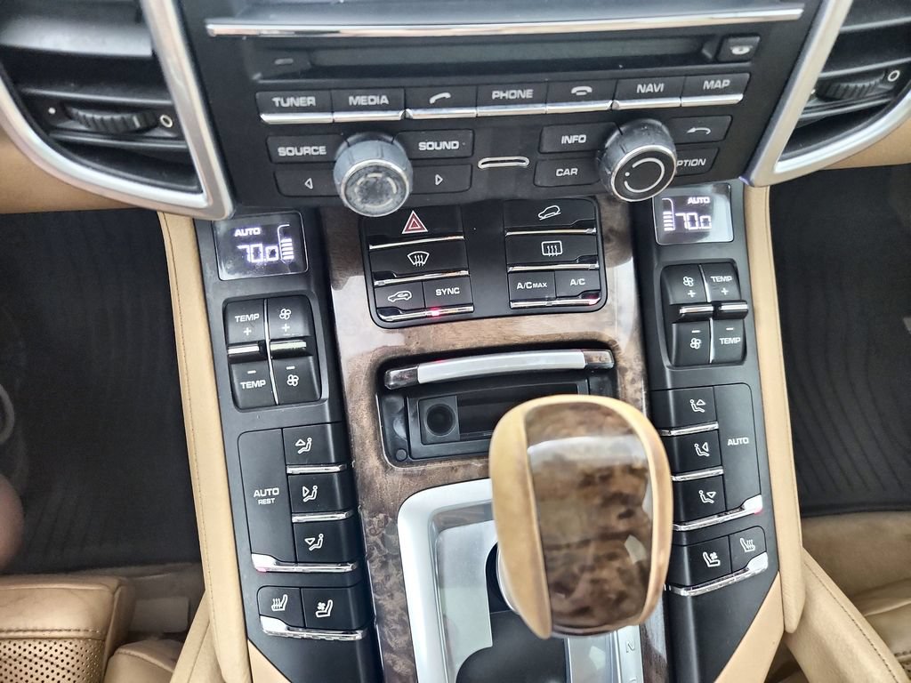 Used 2016 Porsche Cayenne AWD/4WD image 20