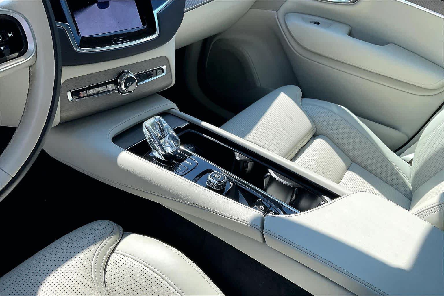 Used 2023 Volvo XC90 B6 Ultimate AWD/4WD image 16