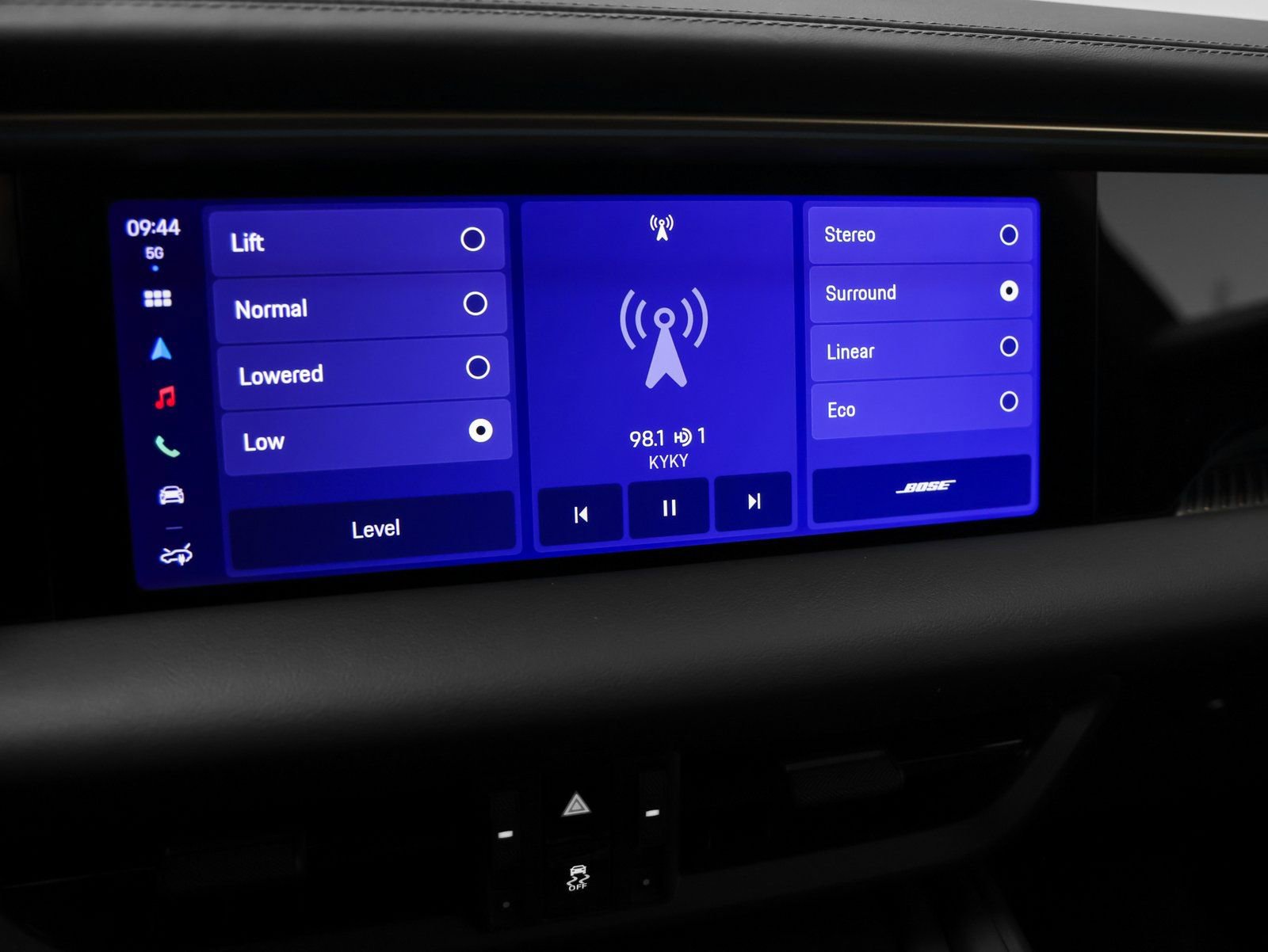 New 2025 Porsche Macan 4S Electric image 39