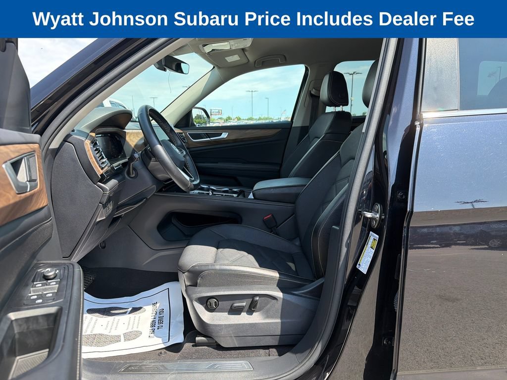 Used 2025 Volkswagen Atlas SE AWD/4WD image 15