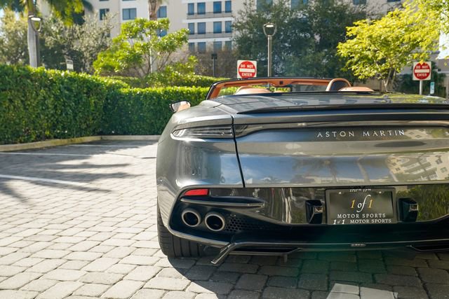 Used 2023 Aston Martin DBS Volante image 23