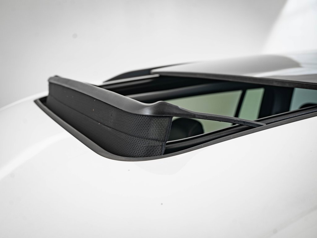 Used 2023 Jeep Grand Cherokee 4WD 4xe image 14