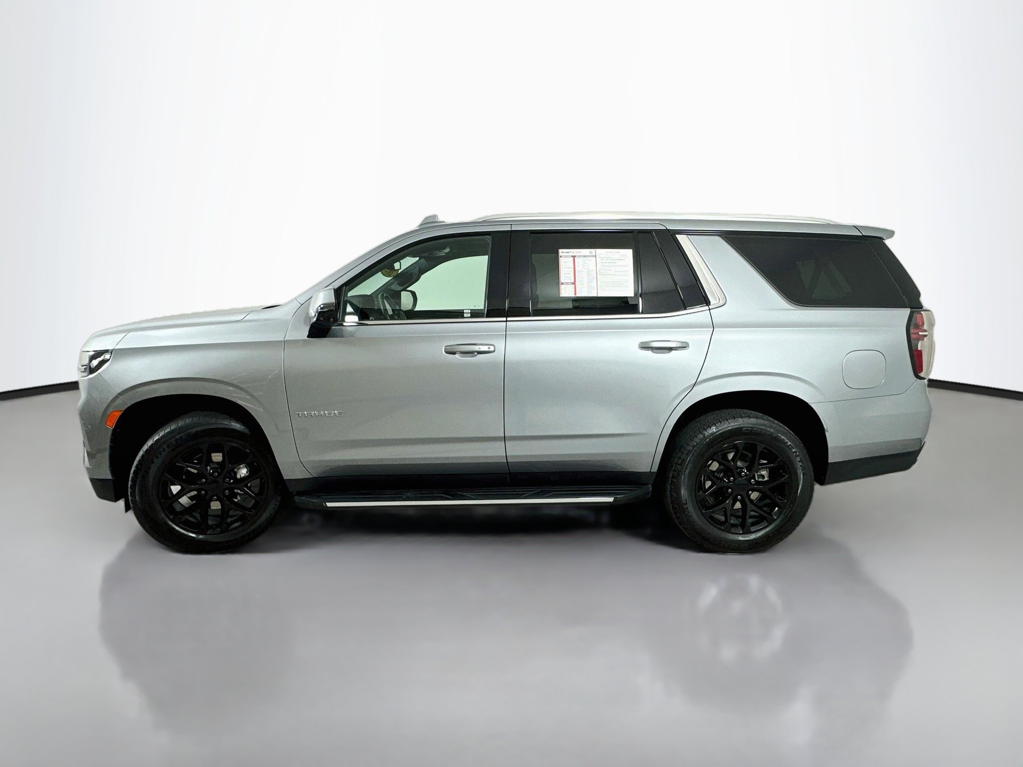 Used 2023 Chevrolet Tahoe LT w/ Luxury Package AWD/4WD image 4