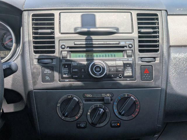 Used 2009 Nissan Versa Hatchback FWD image 20