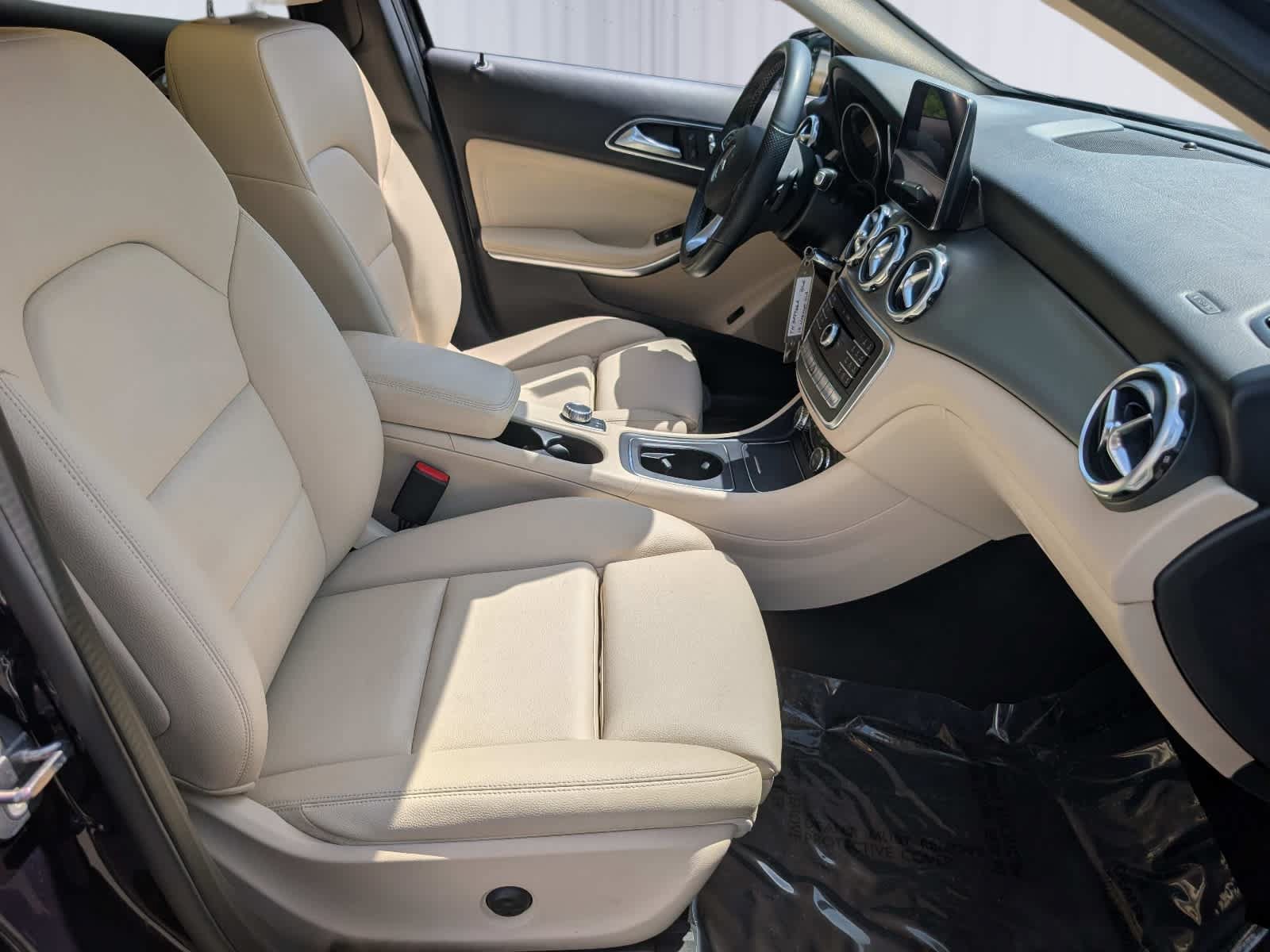 Used 2019 Mercedes-Benz GLA 250 4MATIC image 11
