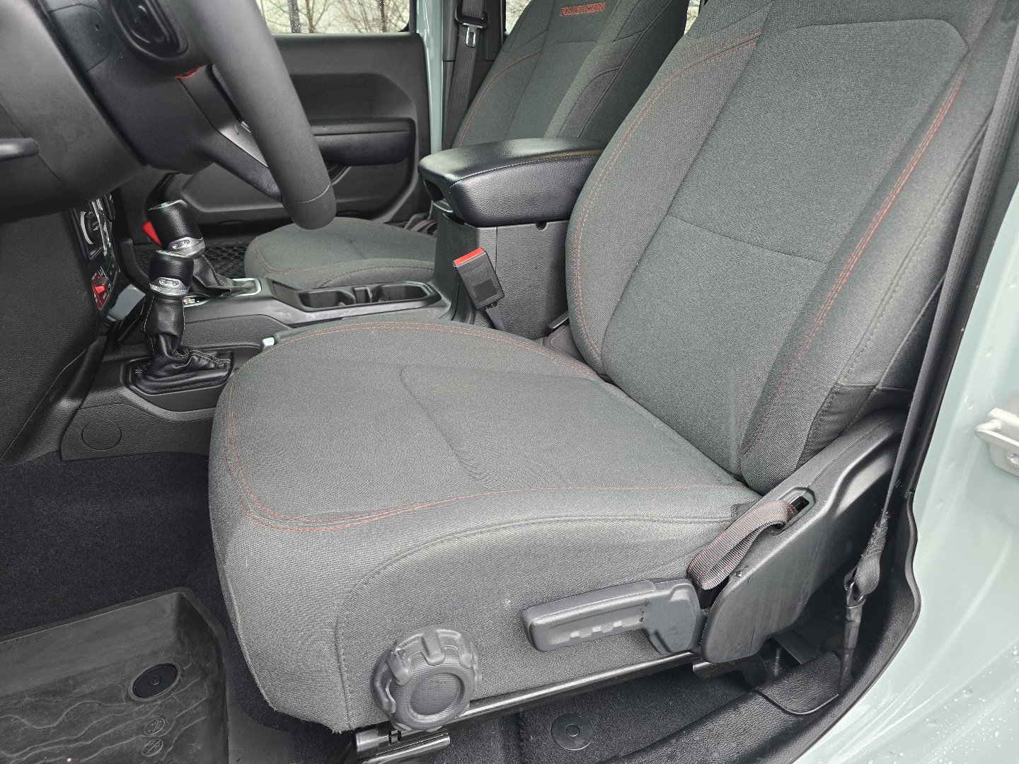 Used 2024 Jeep Wrangler Unlimited Rubicon w/ Safety Group image 35