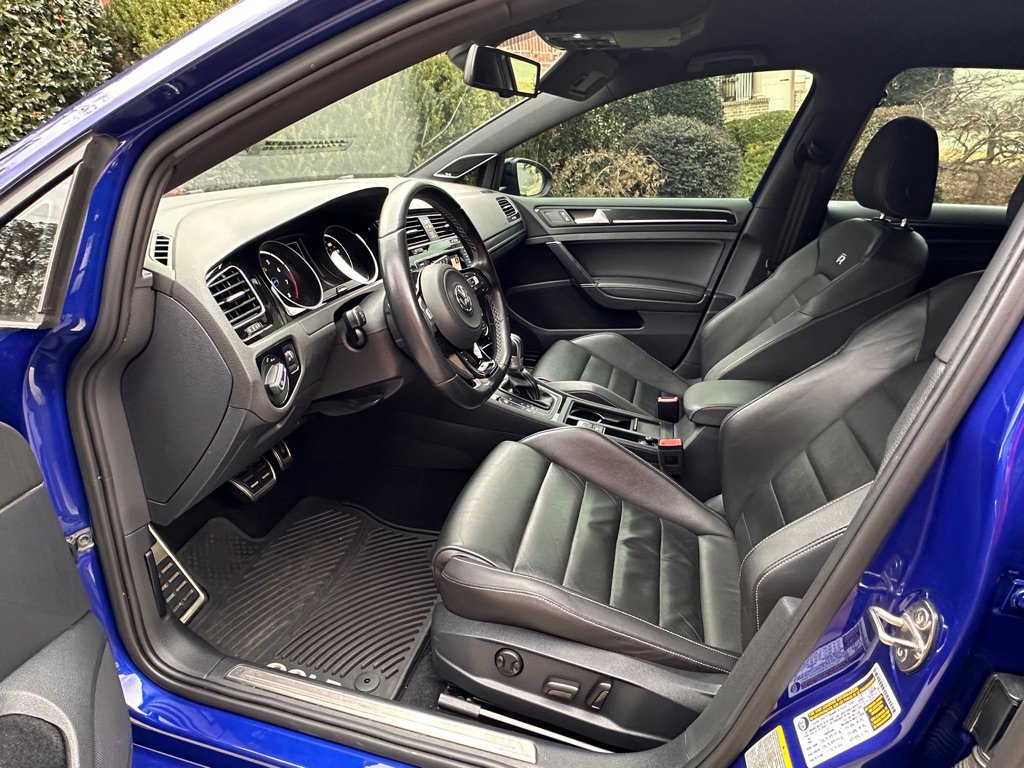 Used 2015 Volkswagen Golf R 4-Door image 15