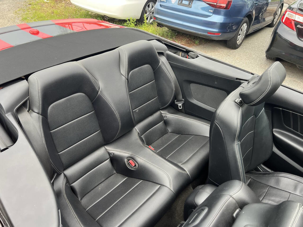 Used 2015 Ford Mustang Premium image 12