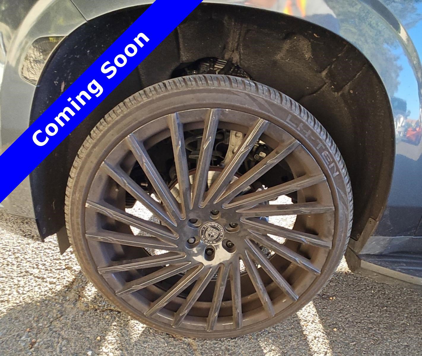 Used 2021 Cadillac Escalade Premium Luxury image 23