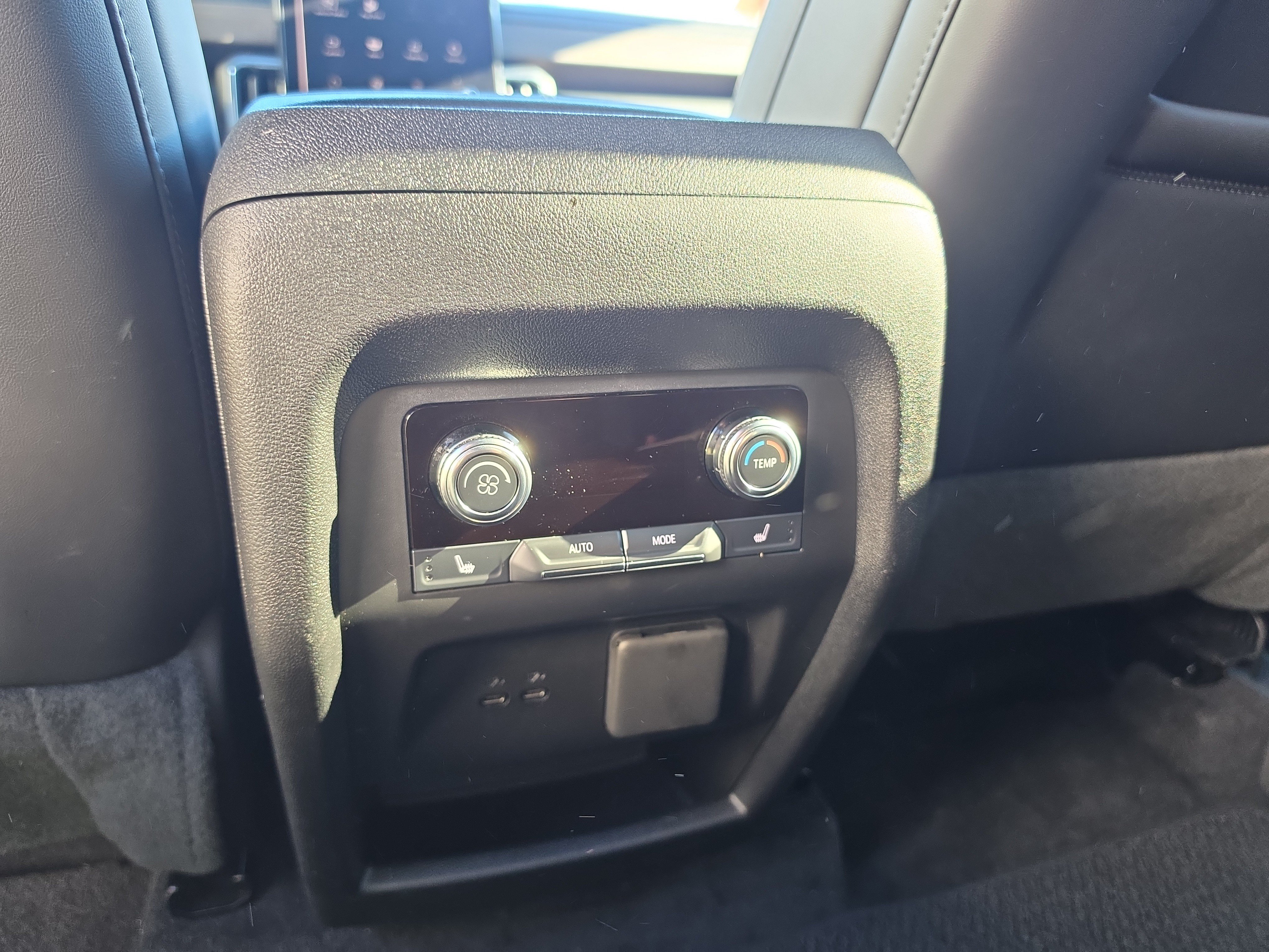 Used 2025 GMC Acadia Denali w/ LPO, Floor Liner Package AWD/4WD image 17