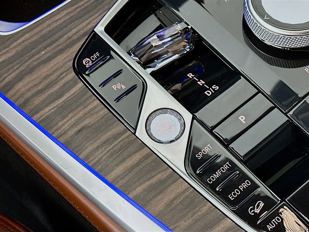 Used 2024 BMW X7 M60i AWD/4WD image 20