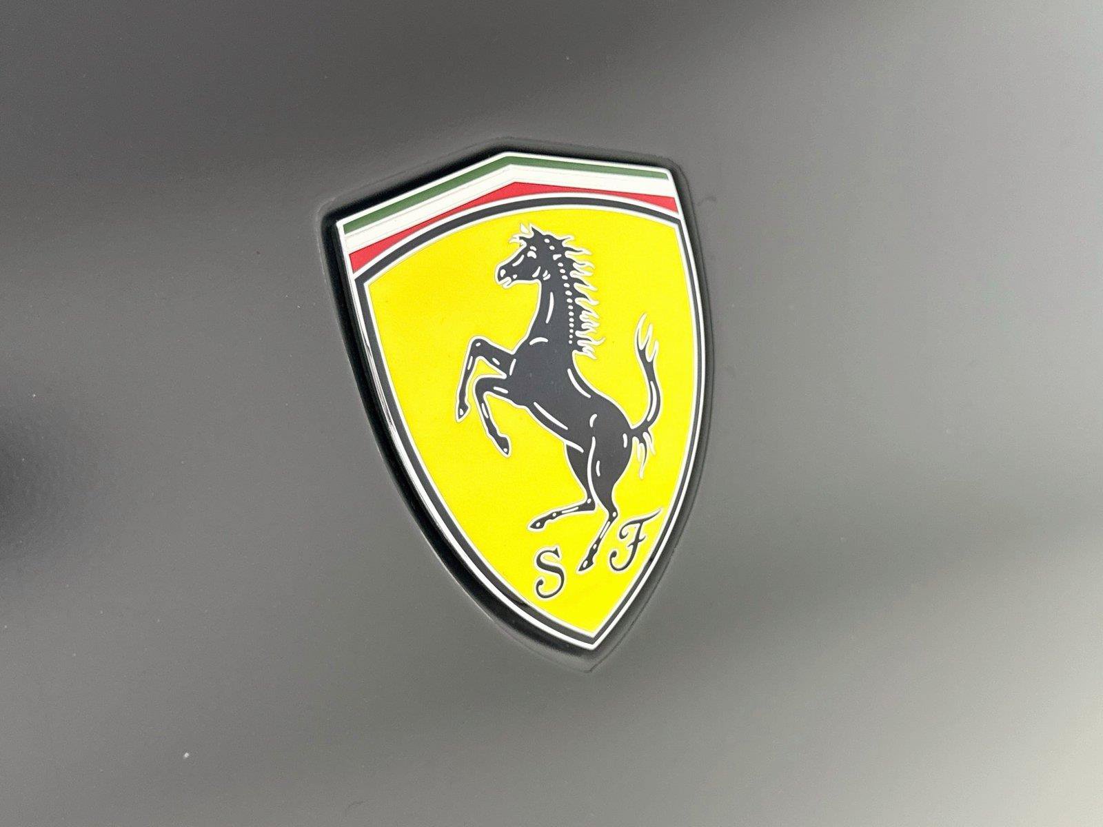 Used 2020 Ferrari 812 Superfast RWD image 36