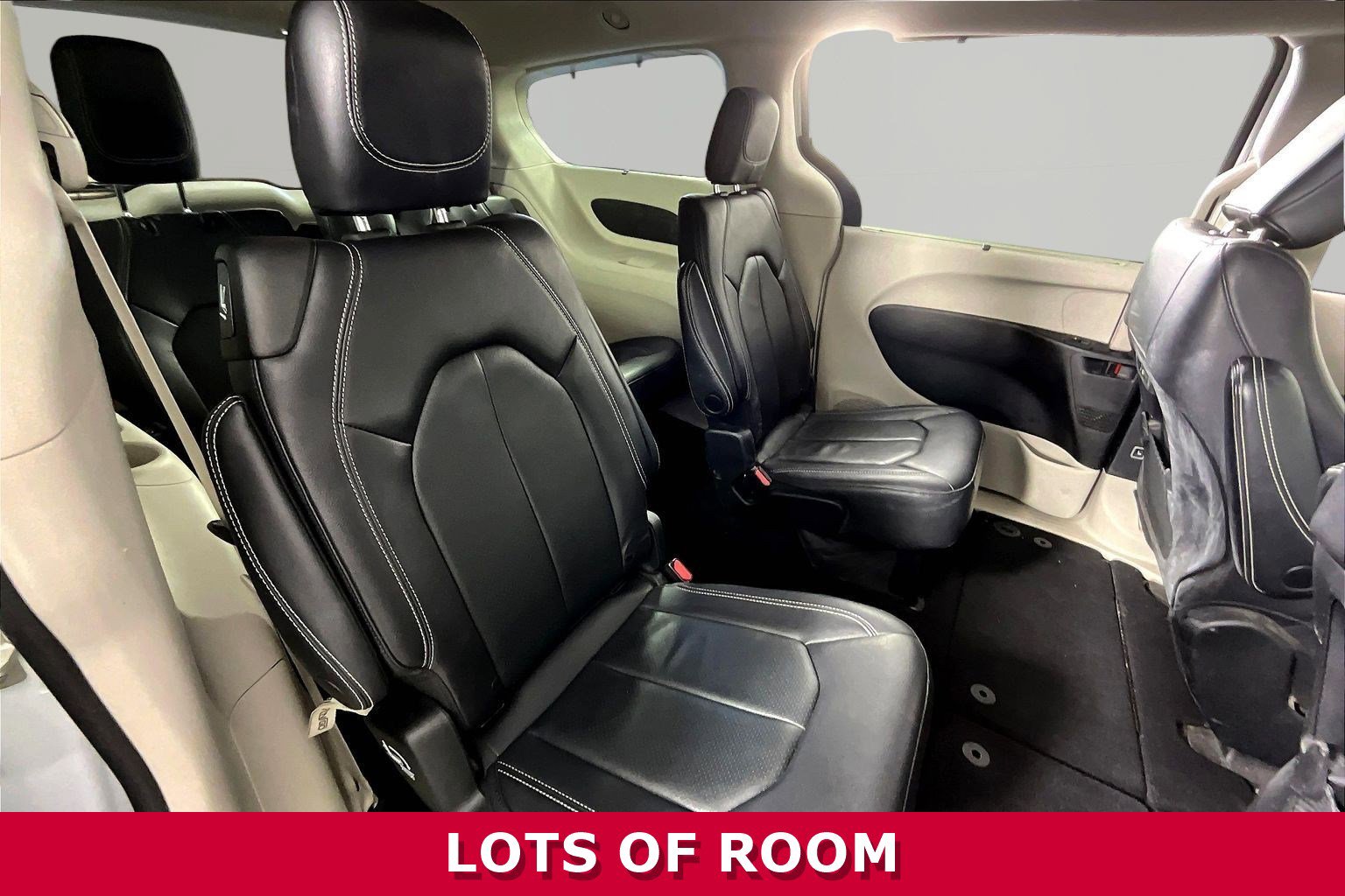 Used 2022 Chrysler Pacifica Touring-L FWD image 24