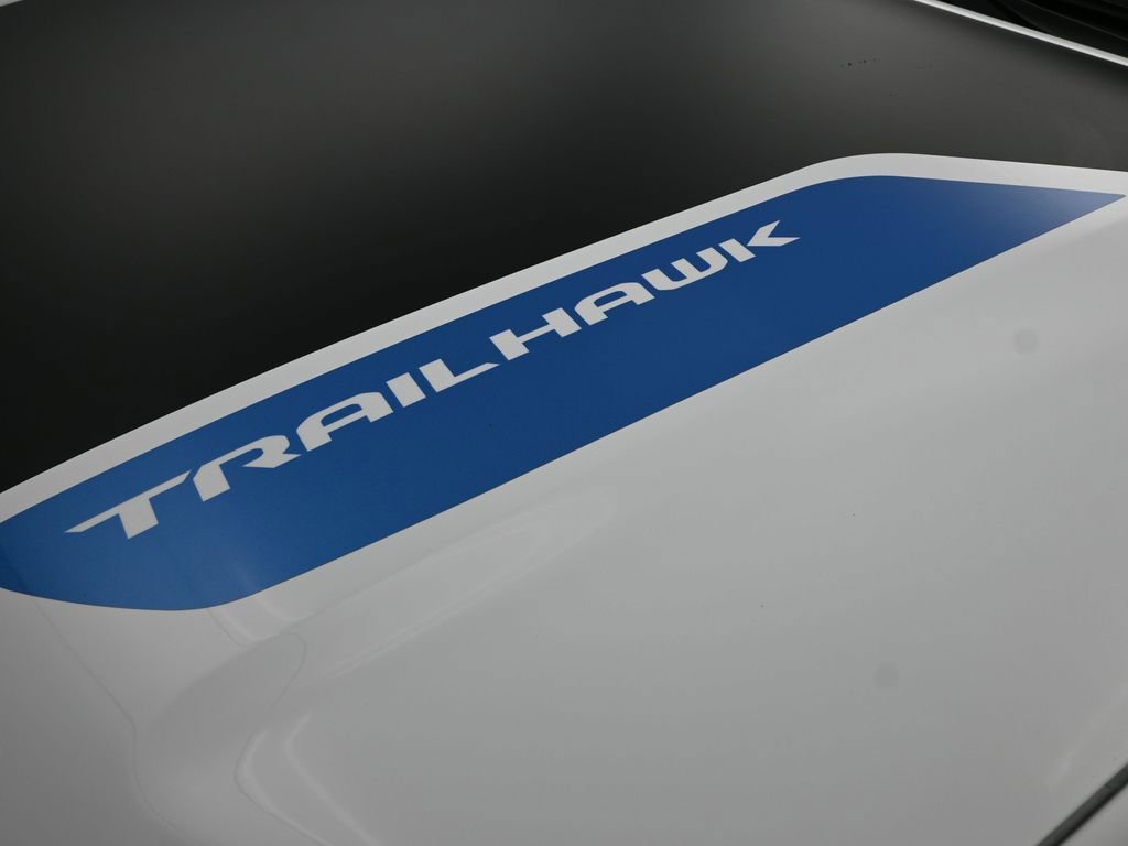 Used 2023 Jeep Grand Cherokee Trailhawk w/ Luxury Tech Group III AWD/4WD image 34
