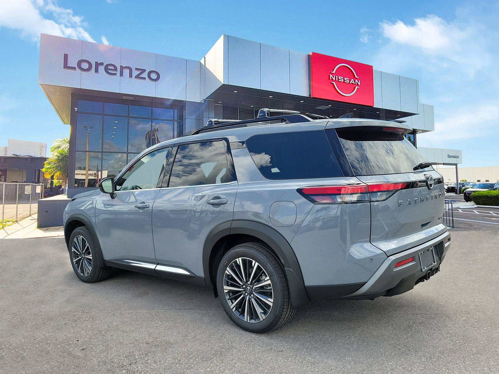 New 2026 Nissan Pathfinder Platinum w/ Cargo Package FWD image 6