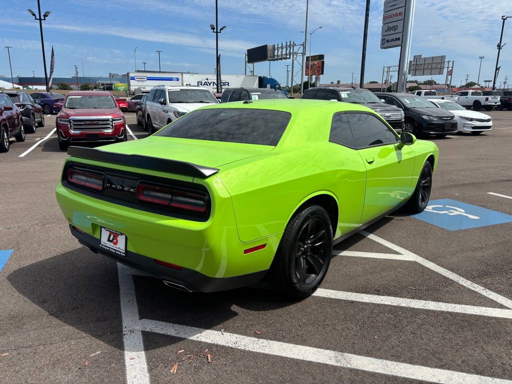 Used 2023 Dodge Challenger SXT image 6