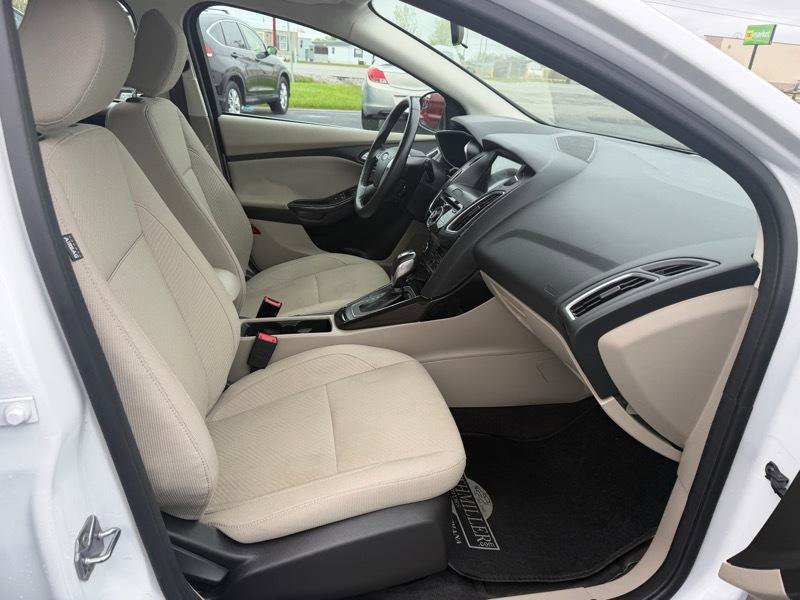 Used 2016 Ford Focus Electric Hatchback FWD image 6