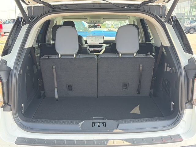 New 2026 Ford Explorer Active w/ Active Comfort Package AWD/4WD image 8