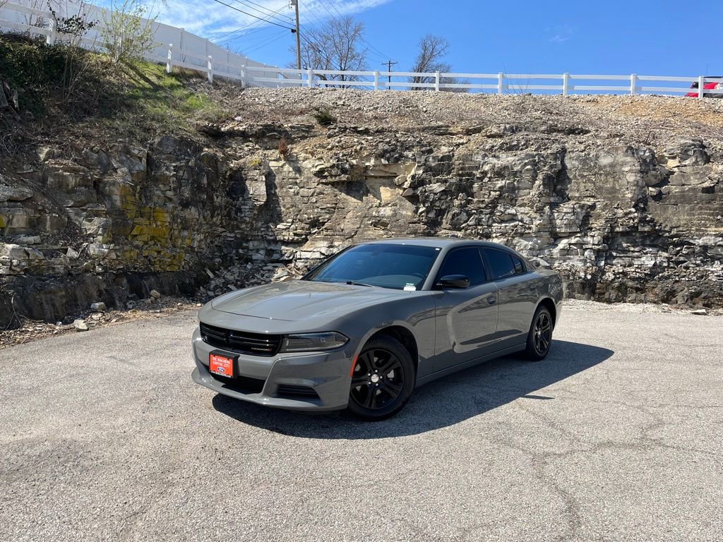 Used 2023 Dodge Charger SXT image 2