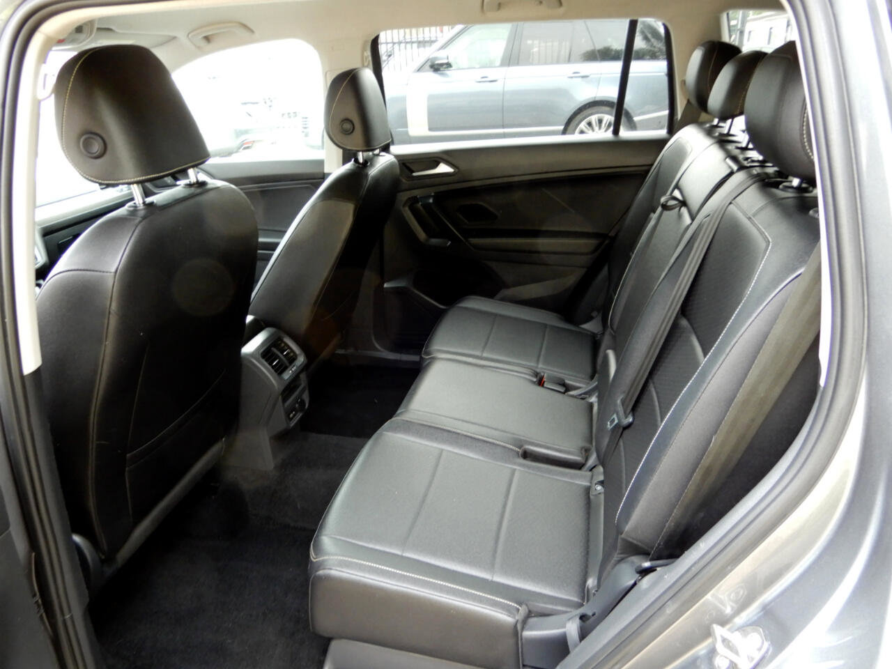 Used 2021 Volkswagen Tiguan SE image 10