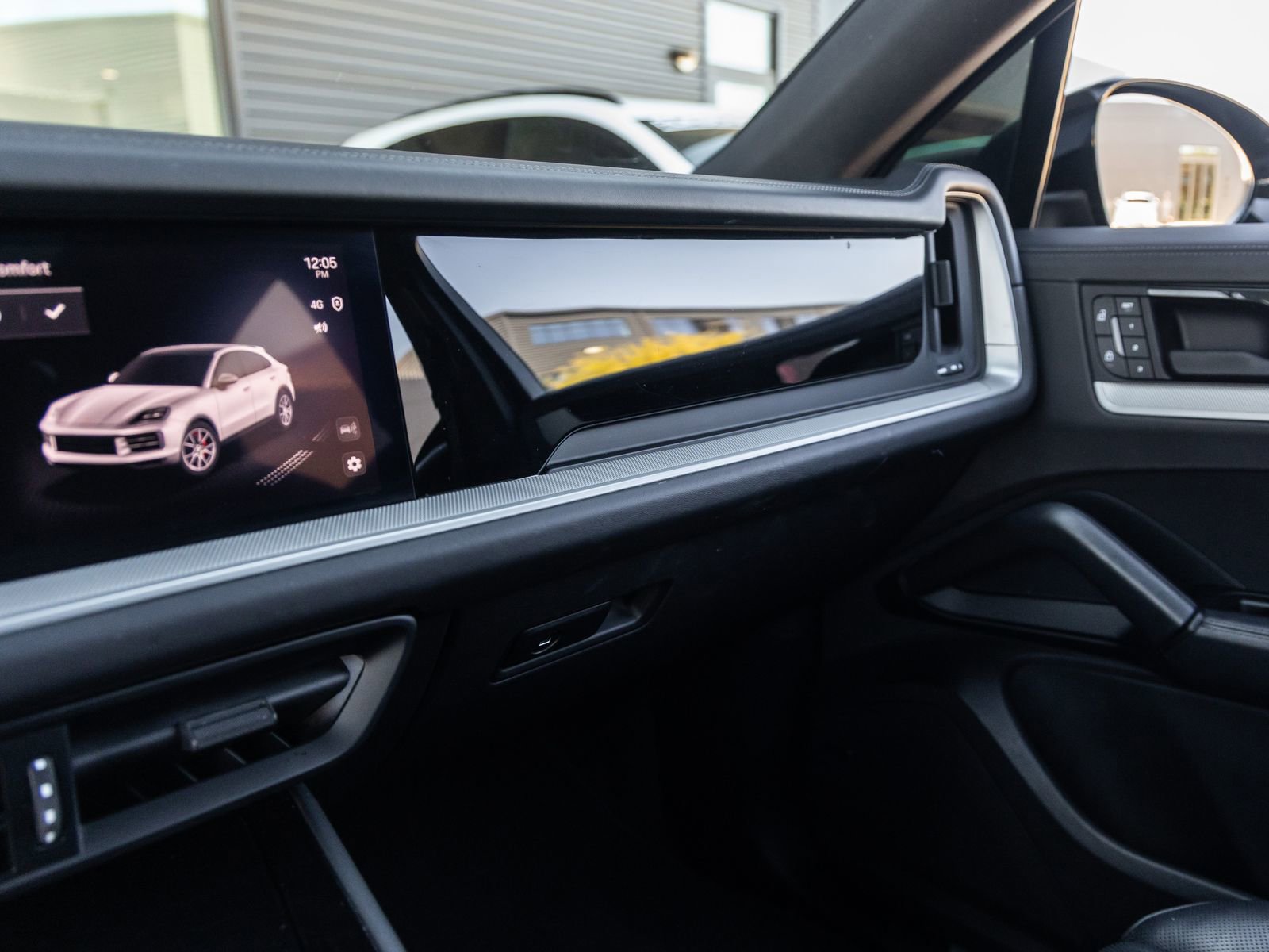 Certified 2024 Porsche Cayenne S image 31