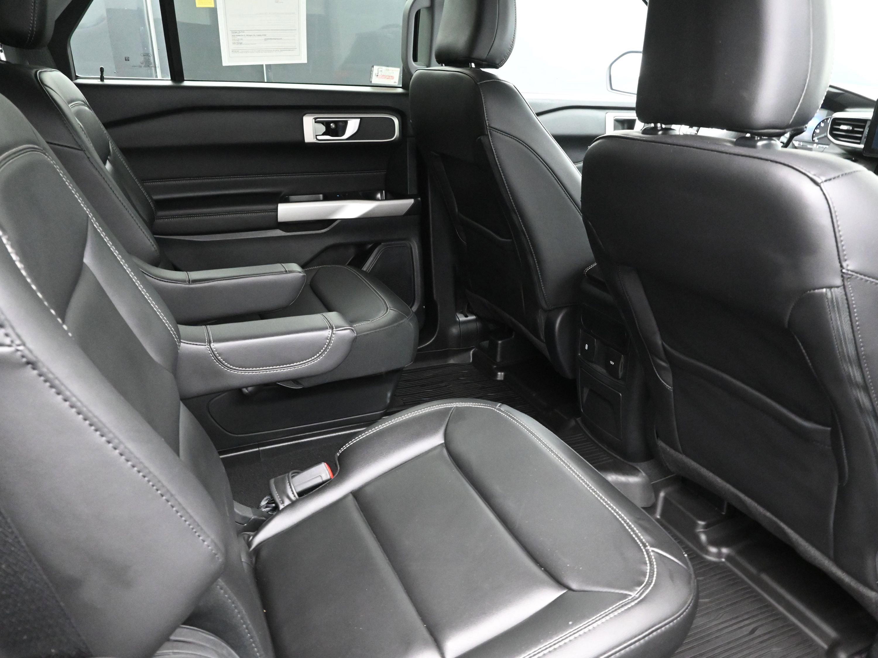 Used 2023 Ford Explorer XLT w/ Equipment Group 202A image 24