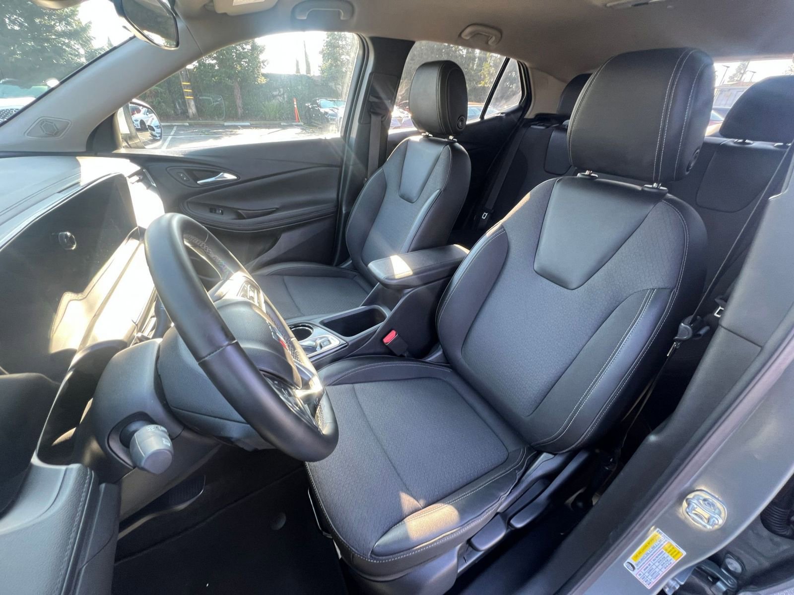 Used 2025 Buick Encore GX Preferred image 36