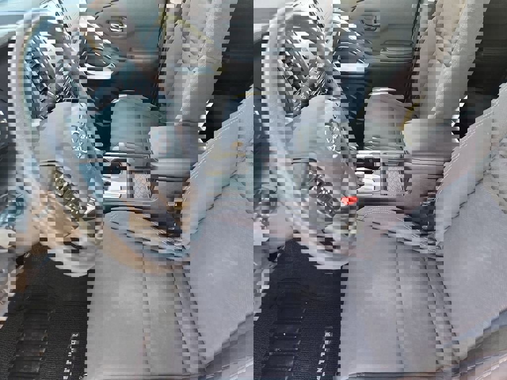 Used 2022 Nissan Frontier SV image 9