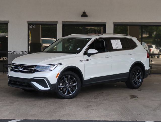 Used 2023 Volkswagen Tiguan SE AWD/4WD image 1