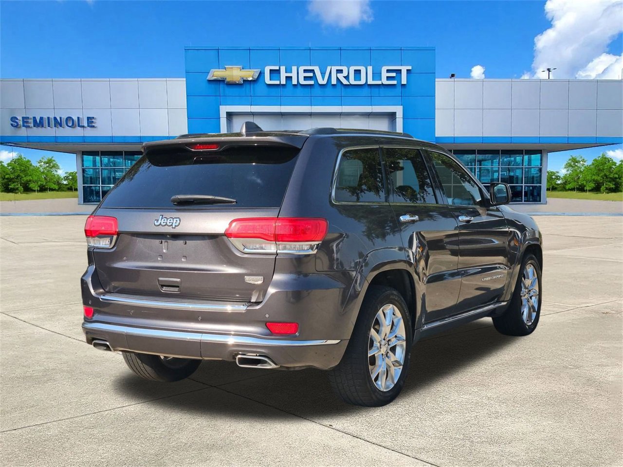 Used 2015 Jeep Grand Cherokee Summit image 4