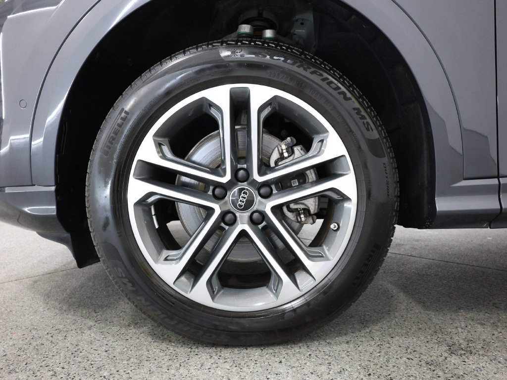 Used 2025 Audi Q5 Premium w/ 19" Wheel Package AWD/4WD image 5