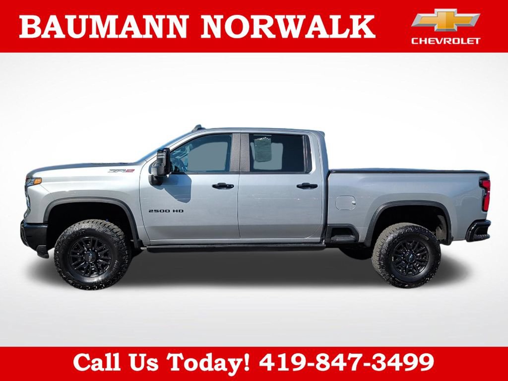 Used 2025 Chevrolet Silverado 2500 ZR2 w/ Technology Package AWD/4WD image 4