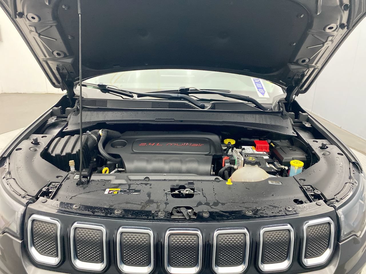 Used 2022 Jeep Compass Limited AWD/4WD image 11