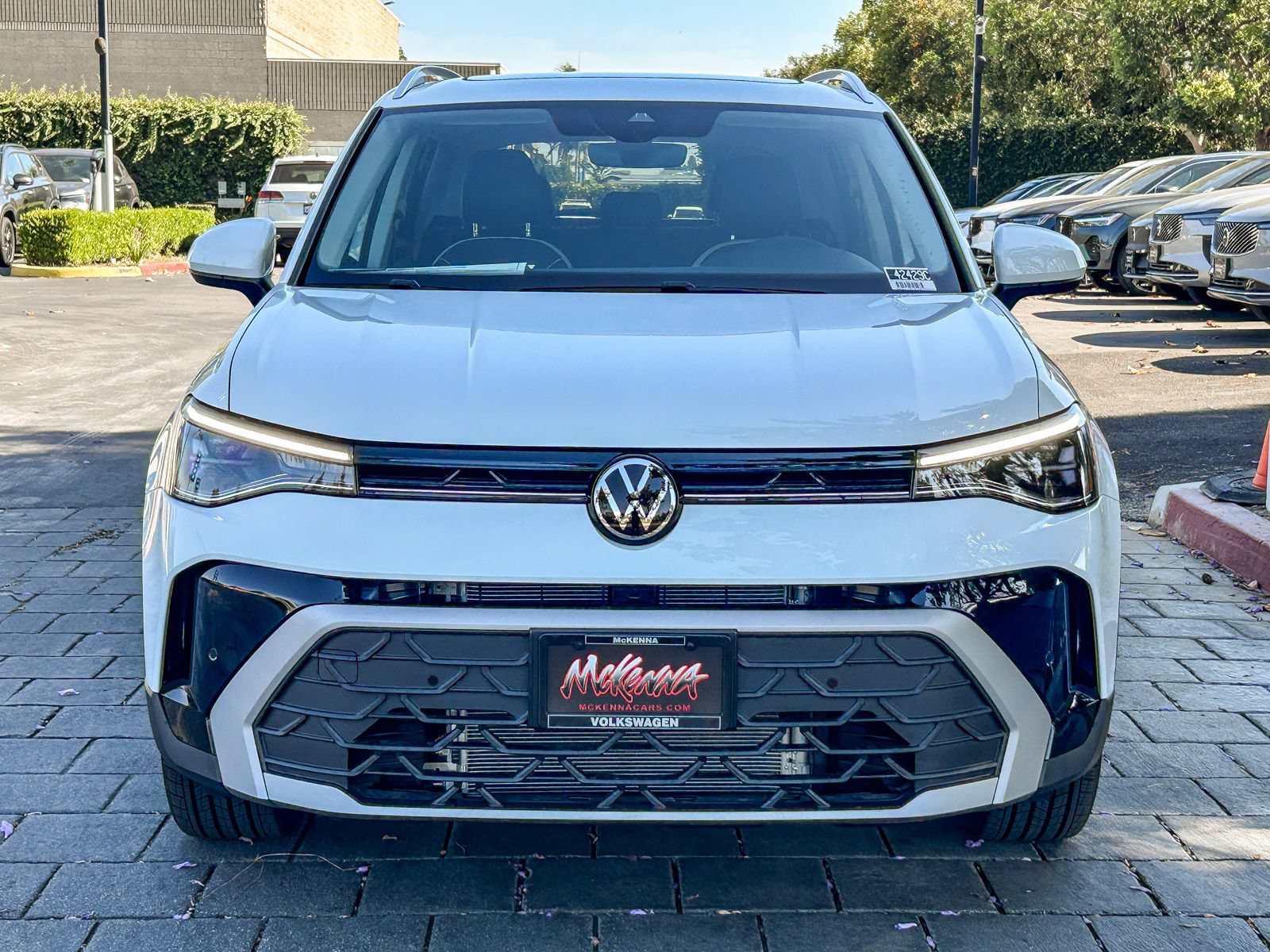 New 2026 Volkswagen Taos SE FWD image 2