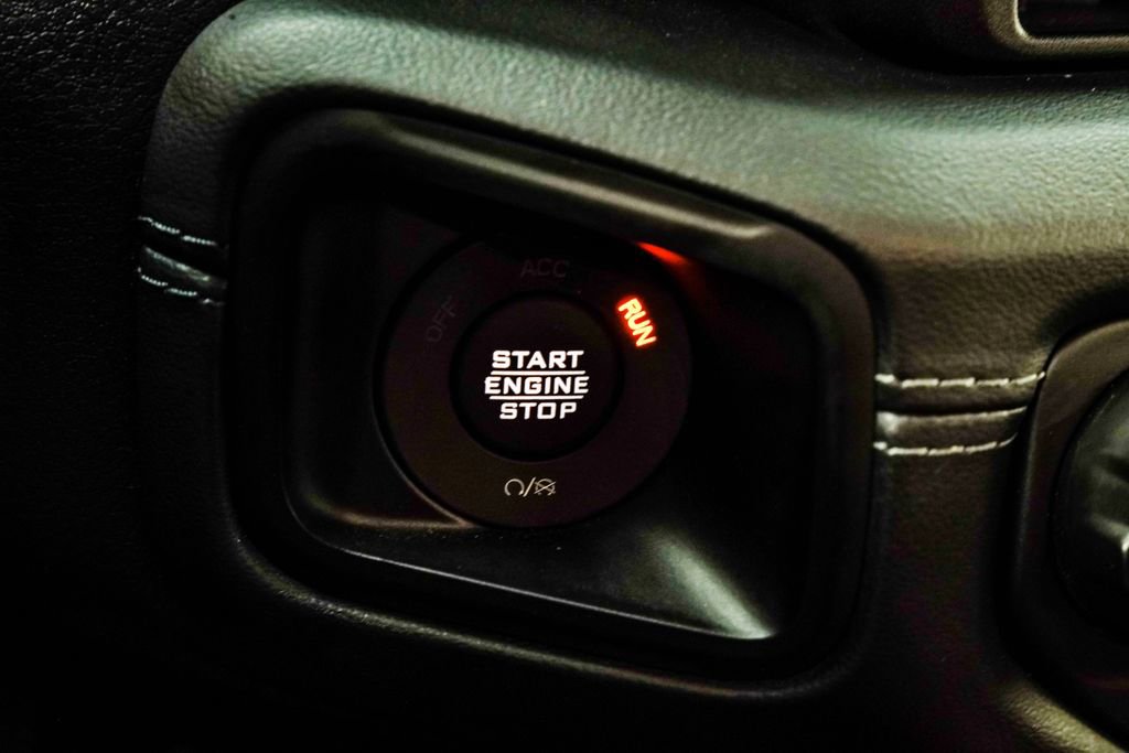 Used 2024 Jeep Gladiator Mojave AWD/4WD image 36