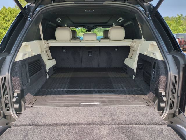 New 2026 Land Rover Range Rover Long Wheelbase SE AWD/4WD image 16