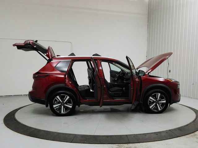 Used 2024 Nissan Rogue SL w/ SL Premium Package FWD image 16