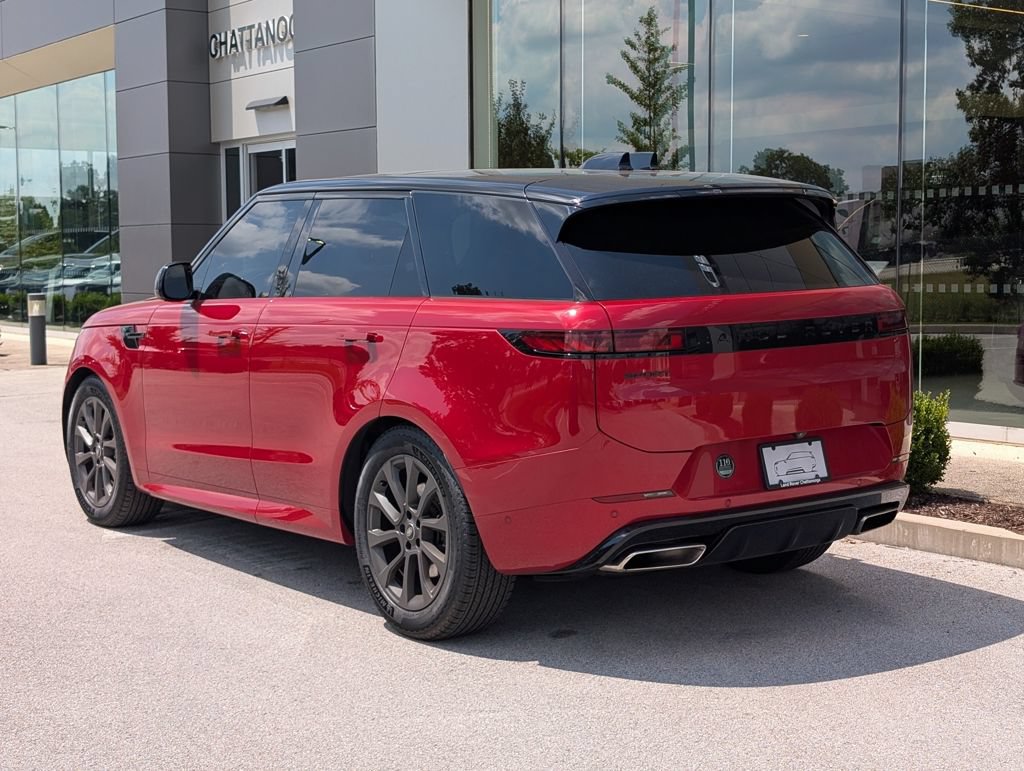 Used 2024 Land Rover Range Rover Sport Dynamic SE AWD/4WD image 3