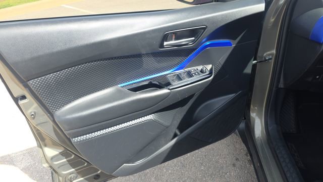 Used 2021 Toyota C-HR XLE FWD image 10