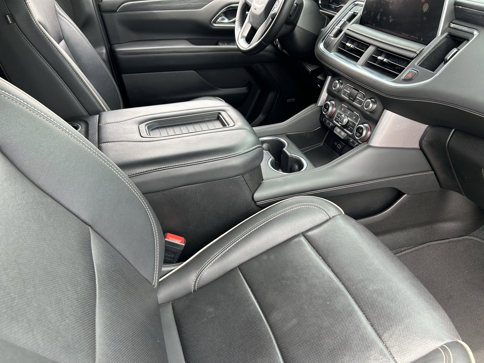 Used 2021 GMC Yukon XL SLT w/ SLT Luxury Package image 13