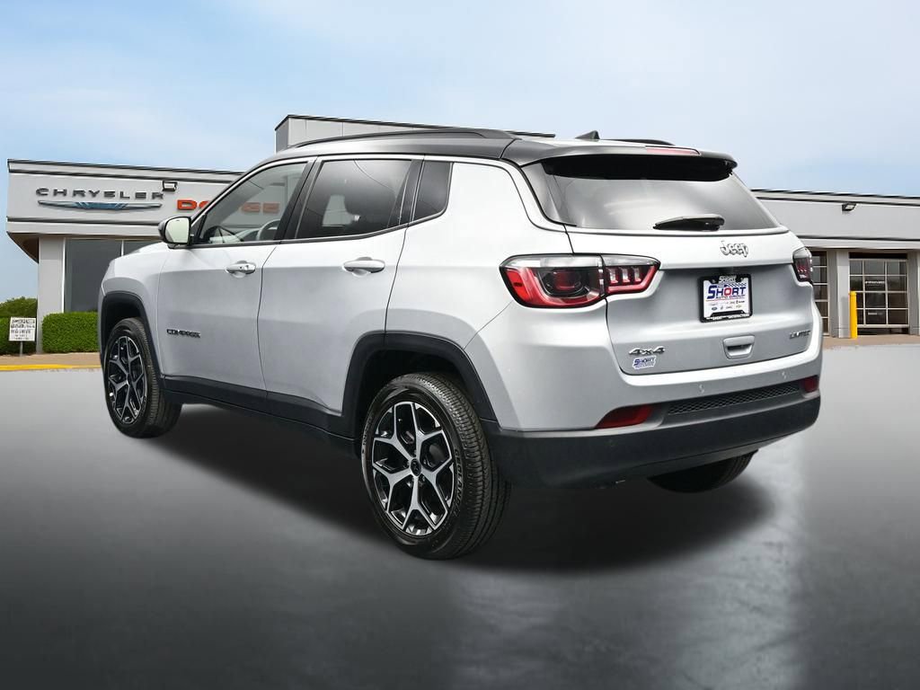 Used 2025 Jeep Compass Limited AWD/4WD image 3