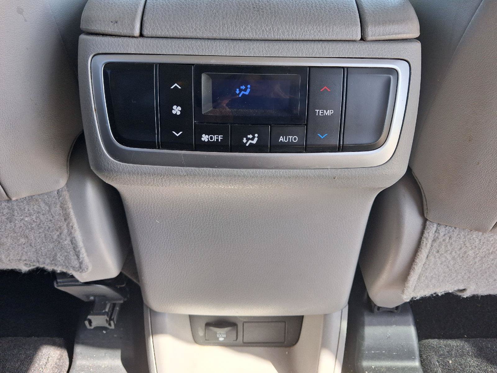 Used 2014 Toyota Highlander Limited FWD image 24