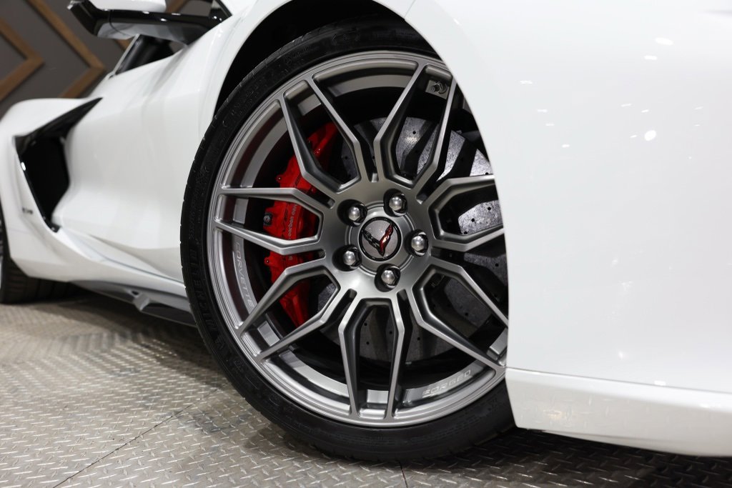 Used 2025 Chevrolet Corvette Z06 image 6