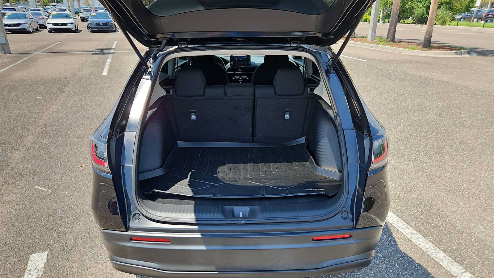 Used 2023 Honda HR-V LX image 19