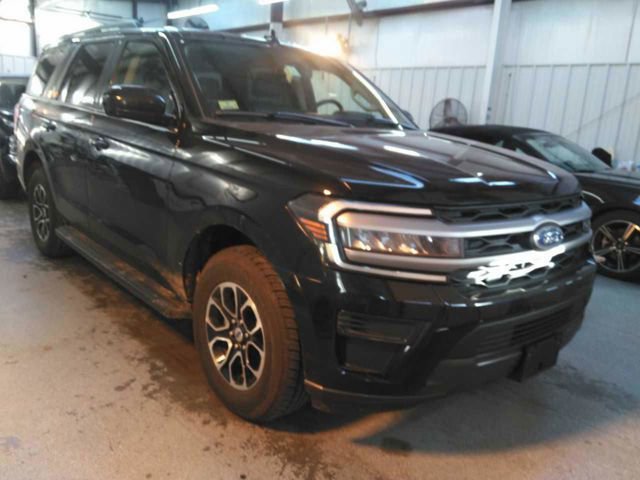 Used 2024 Ford Expedition XLT image 4