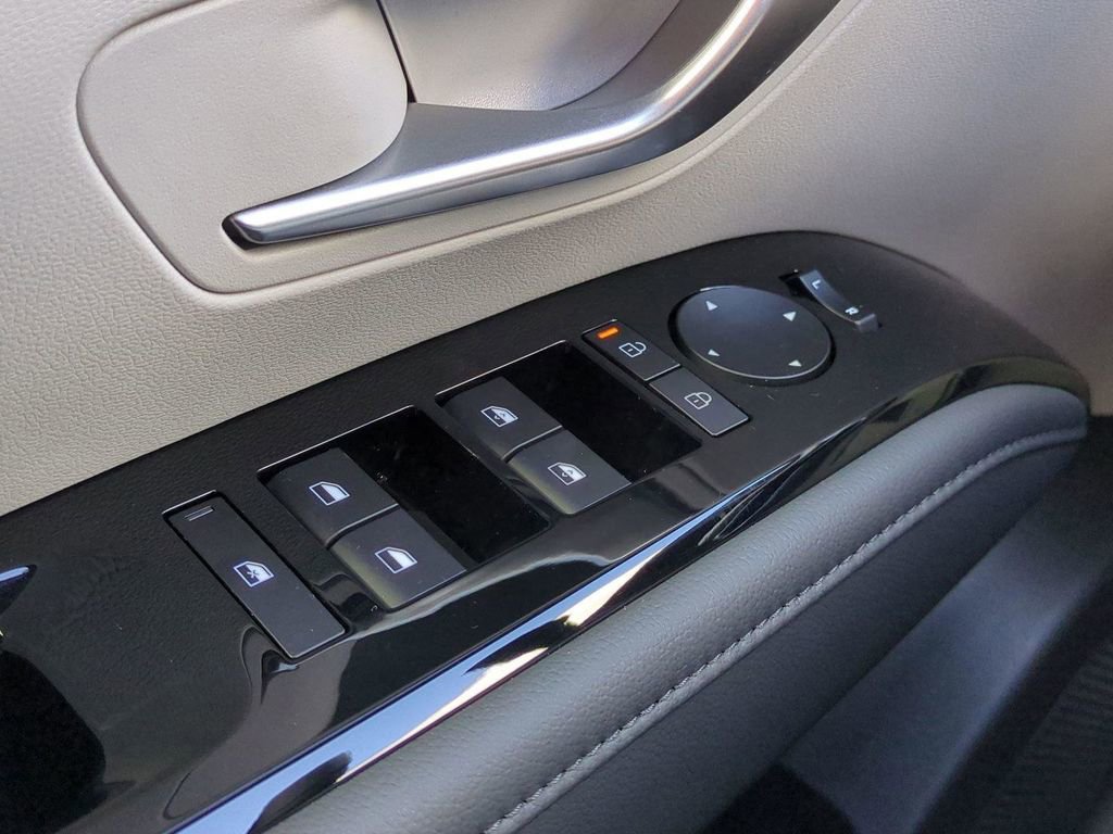 New 2026 Hyundai Tucson Limited image 32