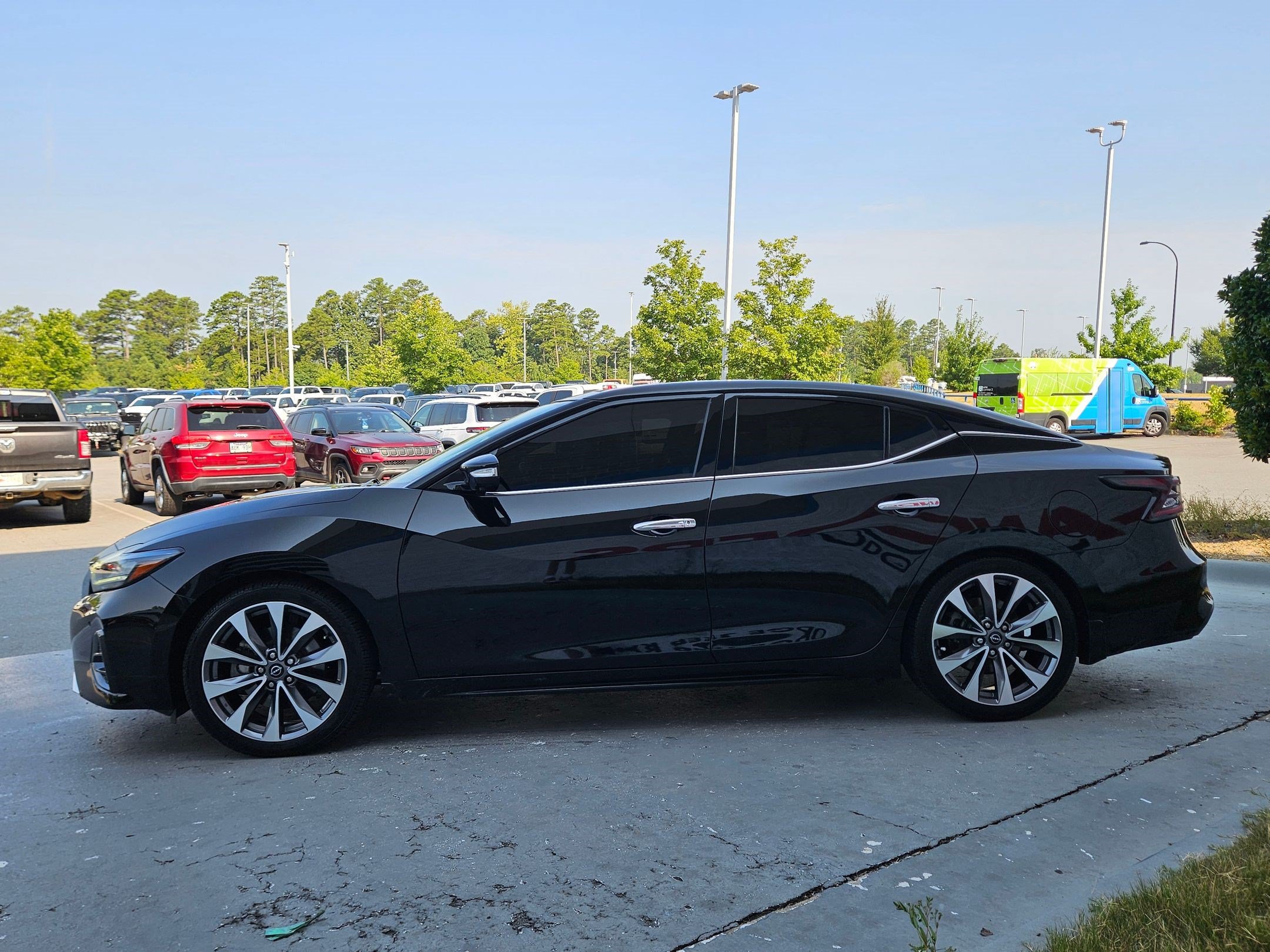 Used 2023 Nissan Maxima Platinum w/ Sport Mat Group FWD image 4