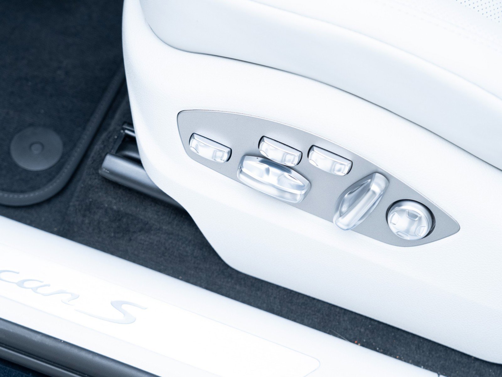 New 2026 Porsche Macan S AWD/4WD image 16