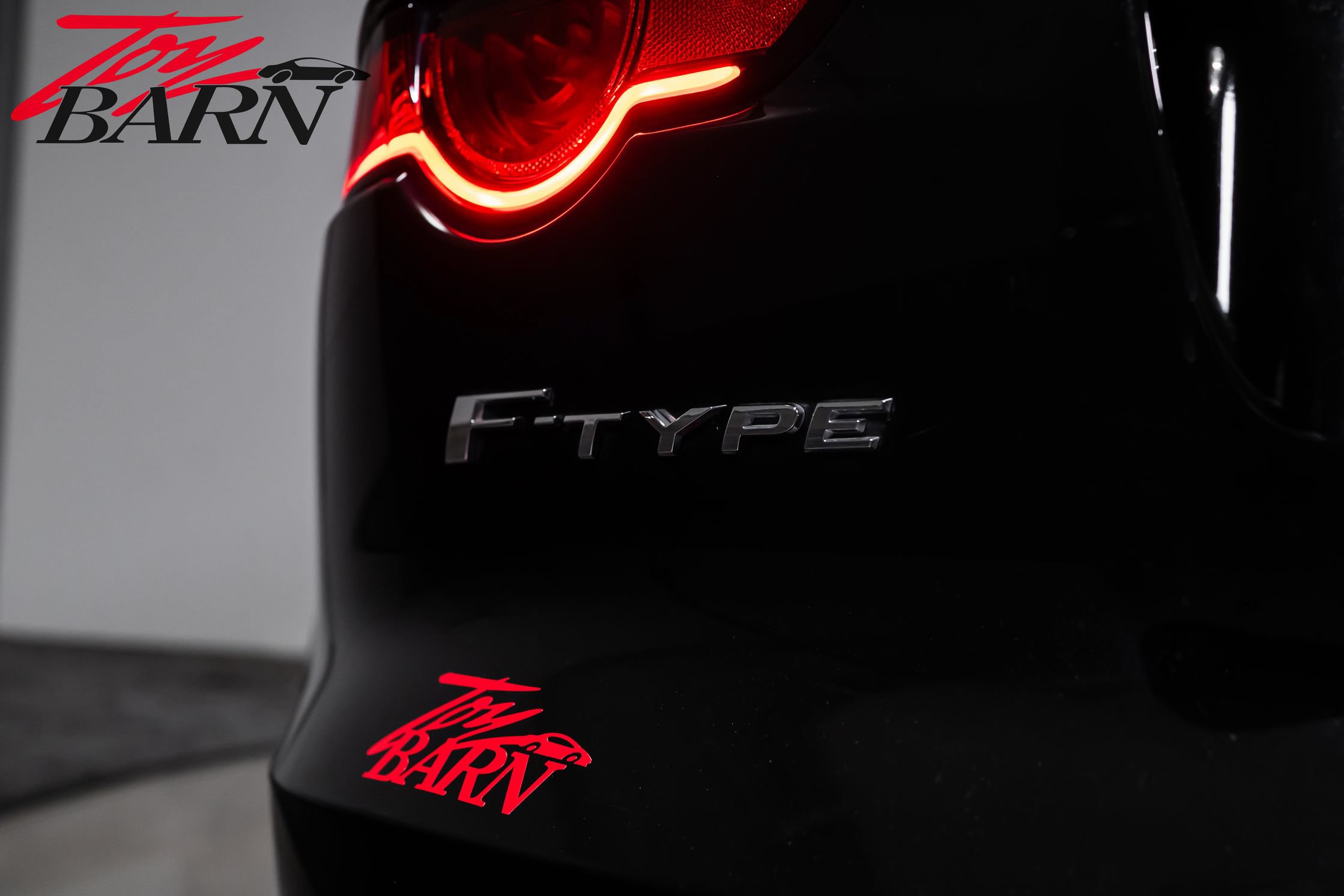 Used 2019 Jaguar F-TYPE Coupe RWD image 10